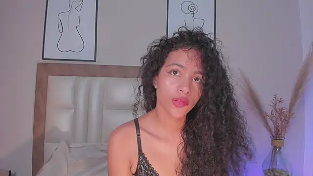 AntonellaHall  online show from 10.11.25