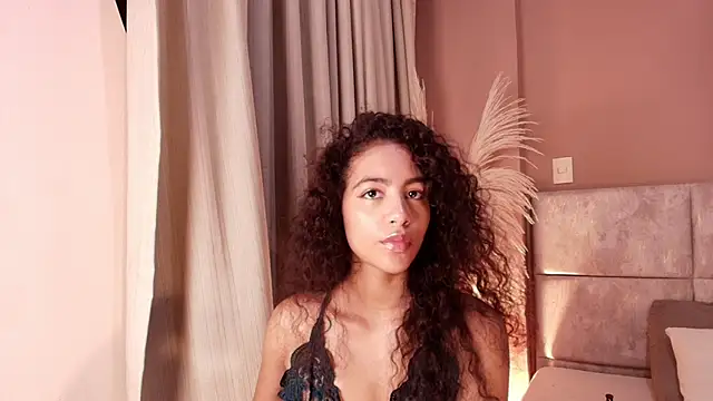 AntonellaHall  online show from 03.04.26