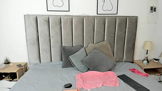 Snapshot of Emmy-Turnner chatting on 03.22.25 Emmy-Turnner online show from 03.22.25