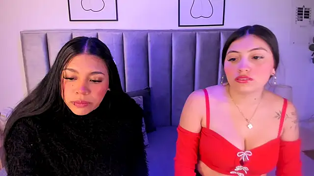 Snapshot of Emmy-Turnner chatting on 11.28.25 Emmy-Turnner online show from 11.28.25