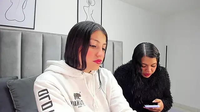 Snapshot of Laiia_Page chatting on 10.06.25 Laiia Page online show from 10.06.25