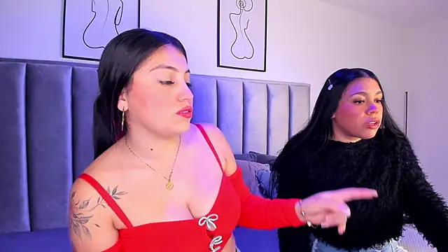 Snapshot of Laiia_Page chatting on 11.28.25 Laiia Page online show from 11.28.25