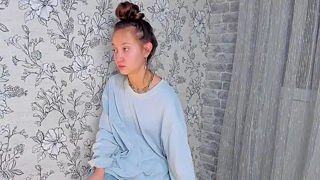 EllaSky xoxo online show from 11.06.25