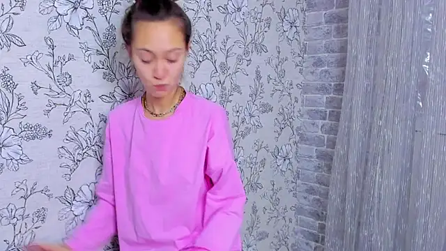 EllaSky xoxo online show from 11.12.25