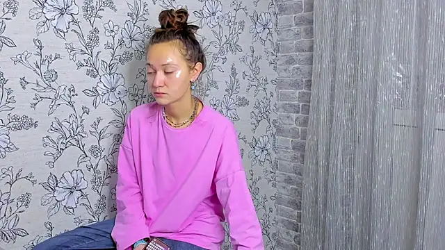 EllaSky xoxo online show from 11.13.25