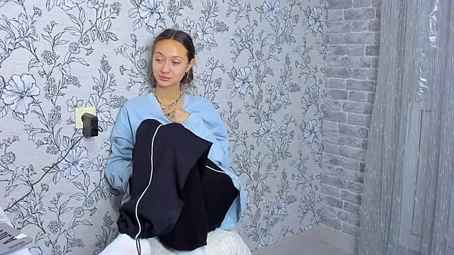 EllaSky xoxo online show from 11.27.25