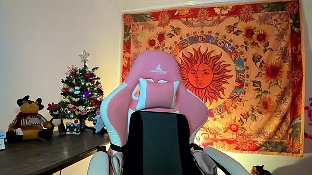 Snapshot of Demeter__ chatting on 12.10.24 Demeter online show from 12.10.24