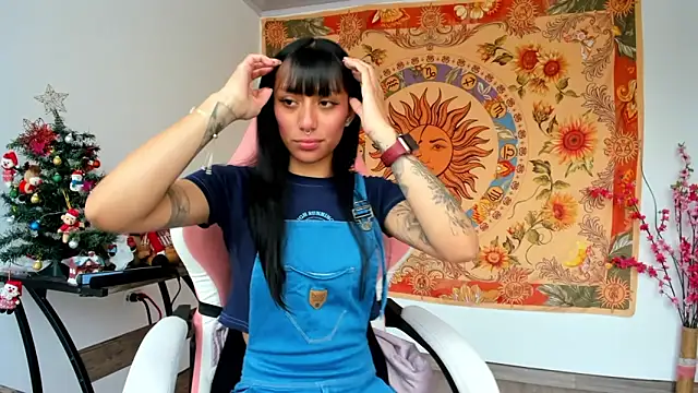 Snapshot of Demeter__ chatting on 12.28.24 Demeter online show from 12.28.24