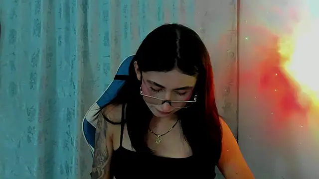 Snapshot of Camila_TransGirl chatting on 12.15.25 Camila TransGirl online show from 12.15.25