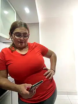 AntonellaAlondra4 online show from 10.28.25