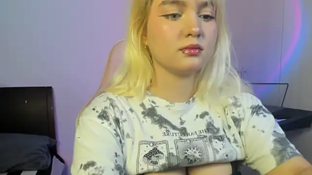 Pretty  zoe online show from 10.04.25