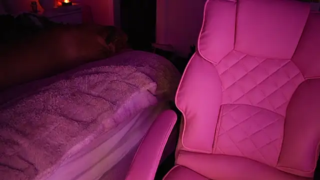 notoriousnatureXO online show from 03.10.26