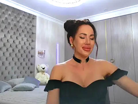 Snapshot of TianaPosh chatting on 01.24.25 TianaPosh online show from 01.24.25