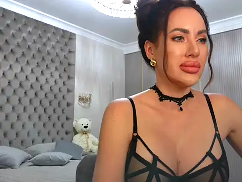 Snapshot of TianaPosh chatting on 01.26.25 TianaPosh online show from 01.26.25