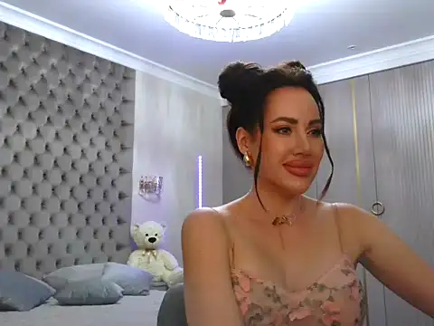 Snapshot of TianaPosh chatting on 01.31.25 TianaPosh online show from 01.31.25