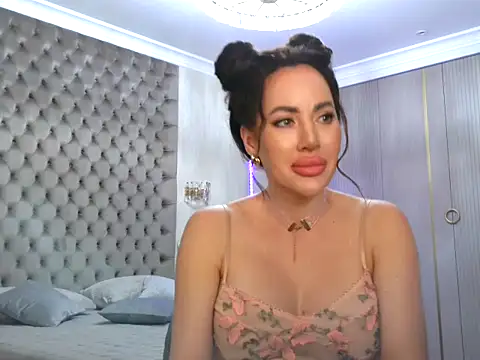 Snapshot of TianaPosh chatting on 02.16.25 TianaPosh online show from 02.16.25