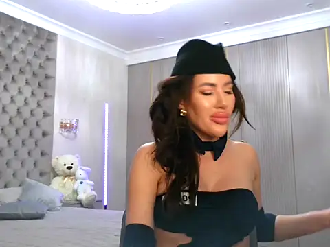 Snapshot of TianaPosh chatting on 02.27.25 TianaPosh online show from 02.27.25