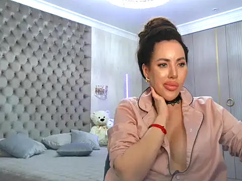 Snapshot of TianaPosh chatting on 02.27.25 TianaPosh online show from 02.27.25