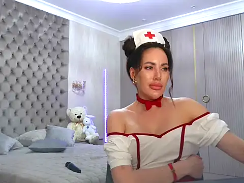 Snapshot of TianaPosh chatting on 03.01.25 TianaPosh online show from 03.01.25