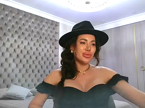 Snapshot of TianaPosh chatting on 03.22.25 TianaPosh online show from 03.22.25