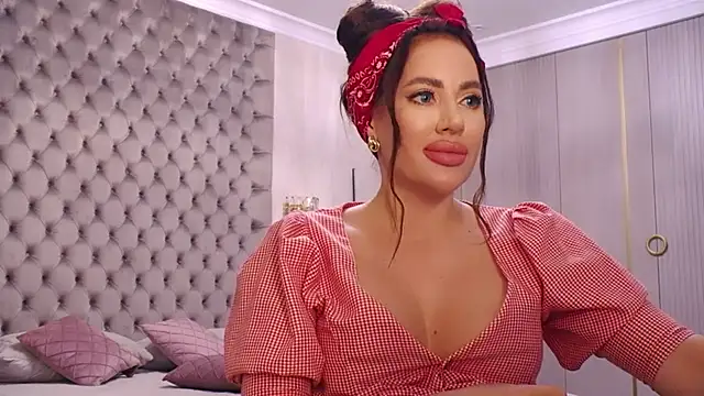 Snapshot of TianaPosh chatting on 09.20.25 TianaPosh online show from 09.20.25