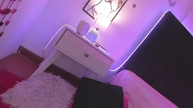 Snapshot of DesireSweet chatting on 02.22.25 DesireSweet online show from 02.22.25