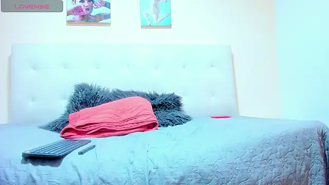 IssabellaJones online show from 03.22.26