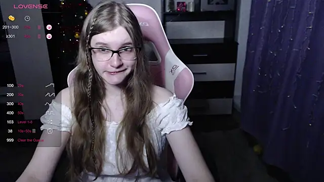 Snapshot of Tomato_Tease chatting on 12.15.25 Tomato Tease online show from 12.15.25