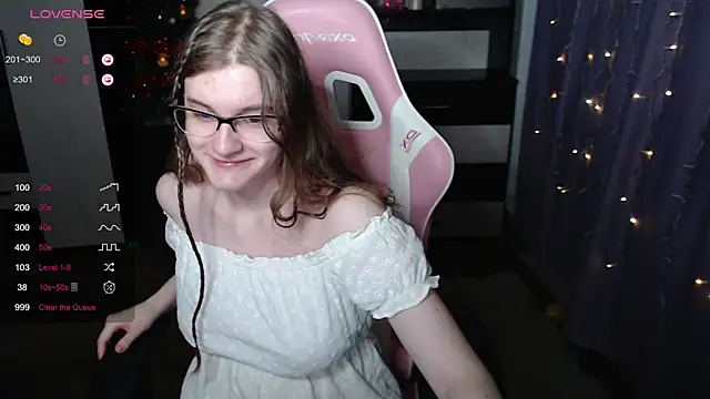 Snapshot of Tomato_Tease chatting on 12.16.25 Tomato Tease online show from 12.16.25