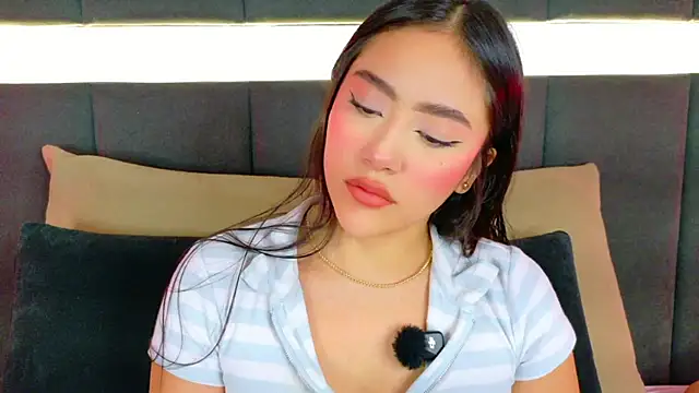 nicolle pierce online show from 10.28.25