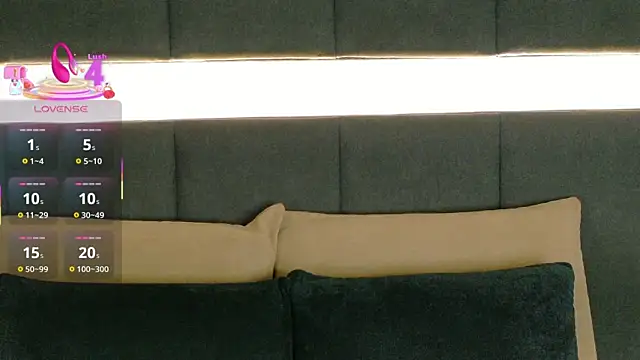 Snapshot of nicolle_pierce chatting on 11.06.25 nicolle pierce online show from 11.06.25