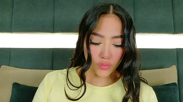 Snapshot of nicolle_pierce chatting on 11.08.25 nicolle pierce online show from 11.08.25