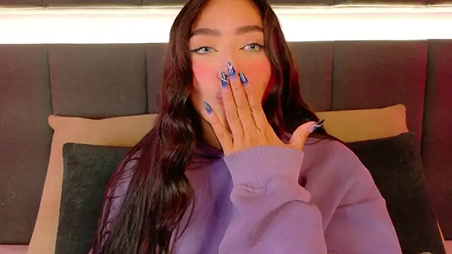 nicolle pierce online show from 11.19.25