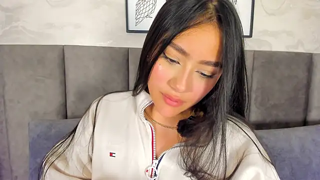 nicolle pierce online show from 12.18.25