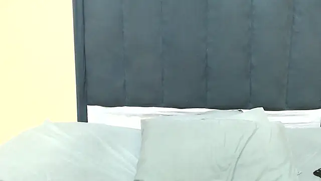 Snapshot of kittykhloe22 chatting on 09.13.25 kittykhloe22 online show from 09.13.25