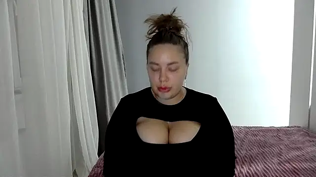 96CHloe96 online show from 12.13.24