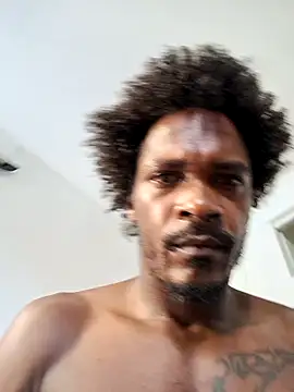 Snapshot of pikolo97 chatting on 10.31.25 pikolo97 online show from 10.31.25