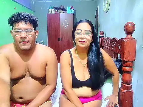 Snapshot of rosi_pamela chatting on 12.28.24 rosi pamela online show from 12.28.24