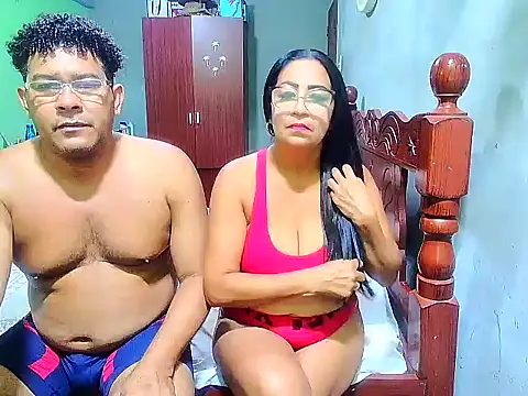 Snapshot of rosi_pamela chatting on 12.29.24 rosi pamela online show from 12.29.24