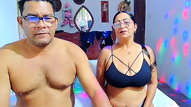 Snapshot of rosi_pamela chatting on 09.28.25 rosi pamela online show from 09.28.25