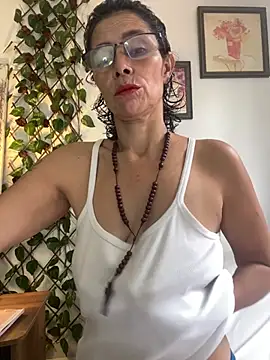 Snapshot of MireyaTorresGu chatting on 02.21.26 MireyaTorresGu online show from 02.21.26