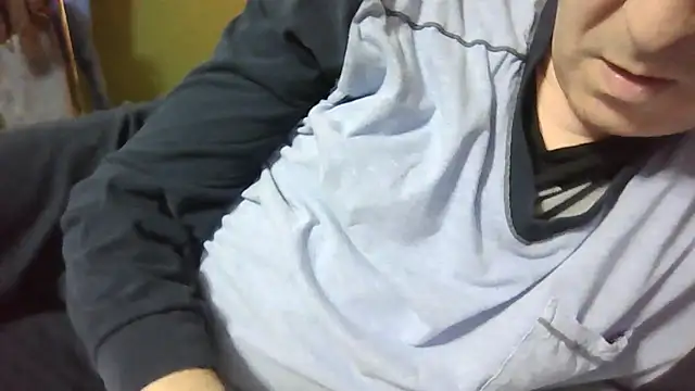 Snapshot of brtbrlss chatting on 11.15.25 brtbrlss online show from 11.15.25