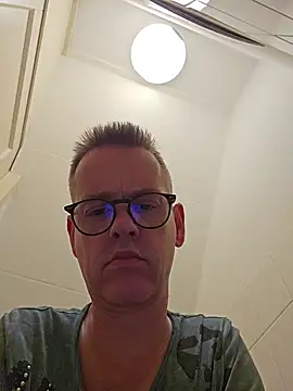 Snapshot of Hectorthyssen1 chatting on 06.21.26 Hectorthyssen1 online show from 06.21.26