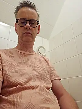 Snapshot of Hectorthyssen1 chatting on 07.18.26 Hectorthyssen1 online show from 07.18.26
