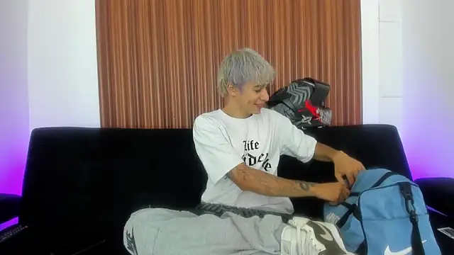 Zacktk7 online show from 02.20.25