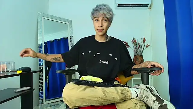 Zacktk7 online show from 02.26.25