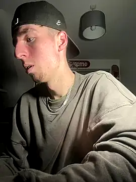 Snapshot of MikesWood21 chatting on 12.05.24 MikesWood21 online show from 12.05.24