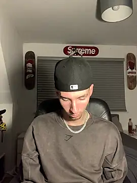 Snapshot of MikesWood21 chatting on 12.06.24 MikesWood21 online show from 12.06.24