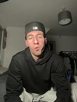 Snapshot of MikesWood21 chatting on 12.14.24 MikesWood21 online show from 12.14.24