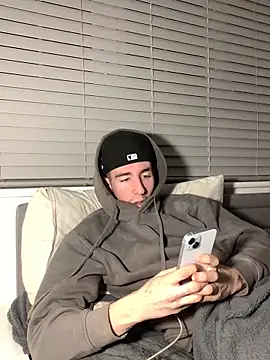 Snapshot of MikesWood21 chatting on 12.21.24 MikesWood21 online show from 12.21.24